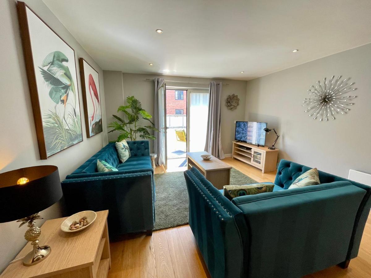 Stunning 2-Bed Town Centre Apartment - Hosted By Hutch Lifestyle Leamington Spa Kültér fotó