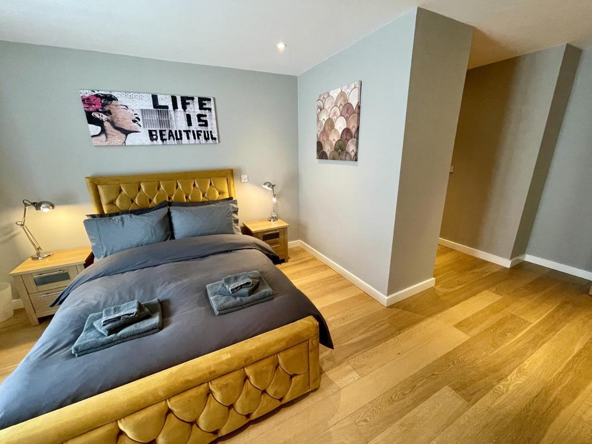 Stunning 2-Bed Town Centre Apartment - Hosted By Hutch Lifestyle Leamington Spa Kültér fotó