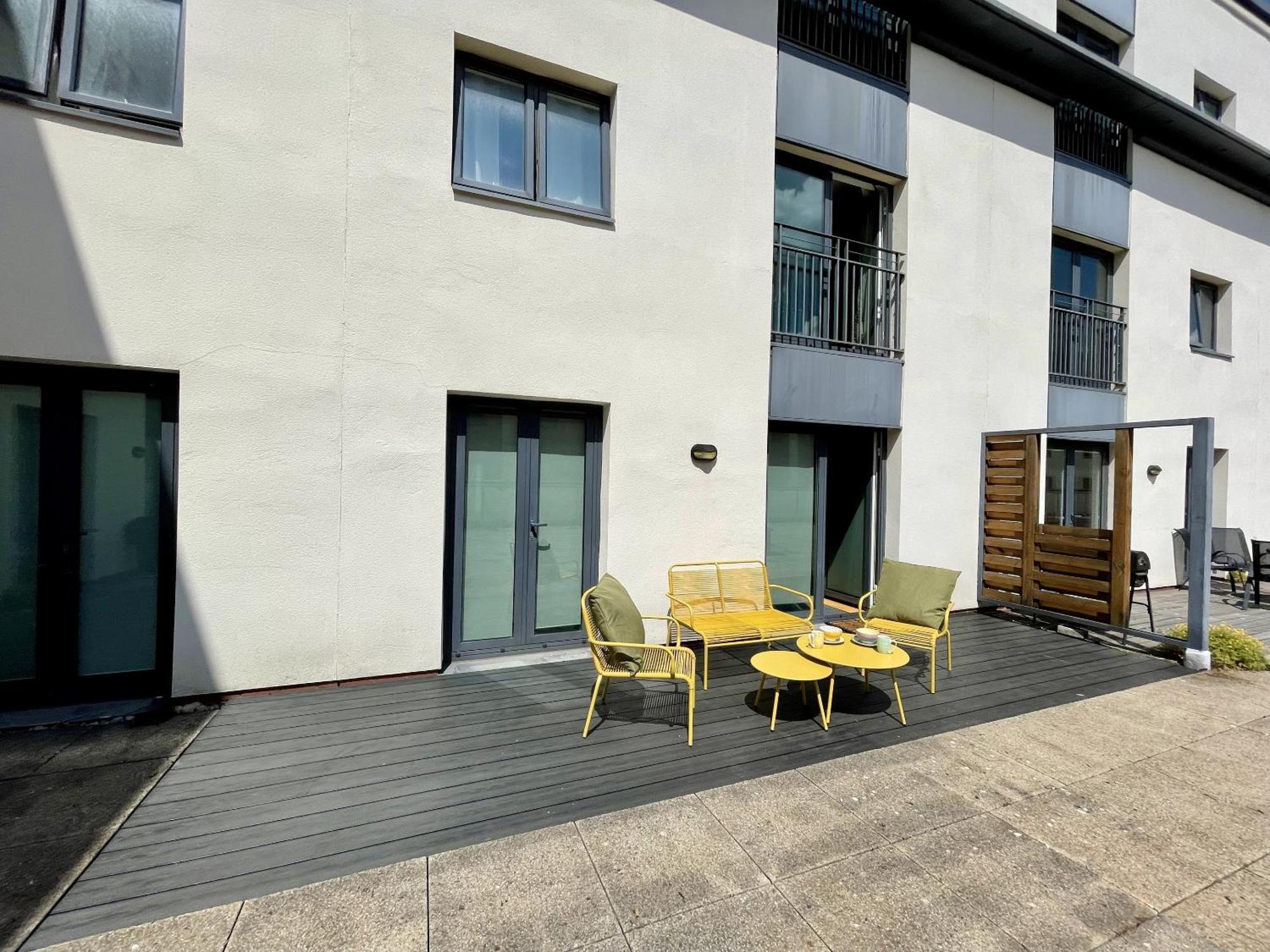 Stunning 2-Bed Town Centre Apartment - Hosted By Hutch Lifestyle Leamington Spa Kültér fotó